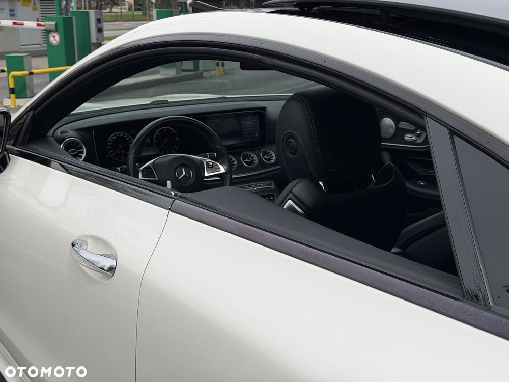 Mercedes-Benz Klasa E 220 d 4-Matic 9G-TRONIC - 13
