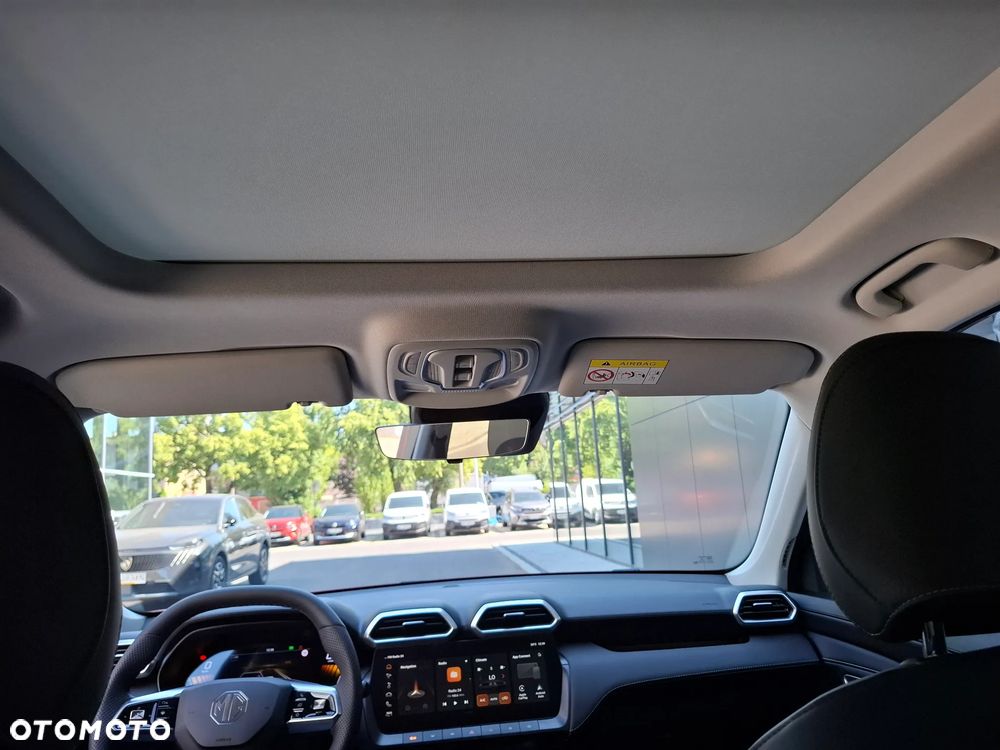 MG ZS Hybrid+ - 6