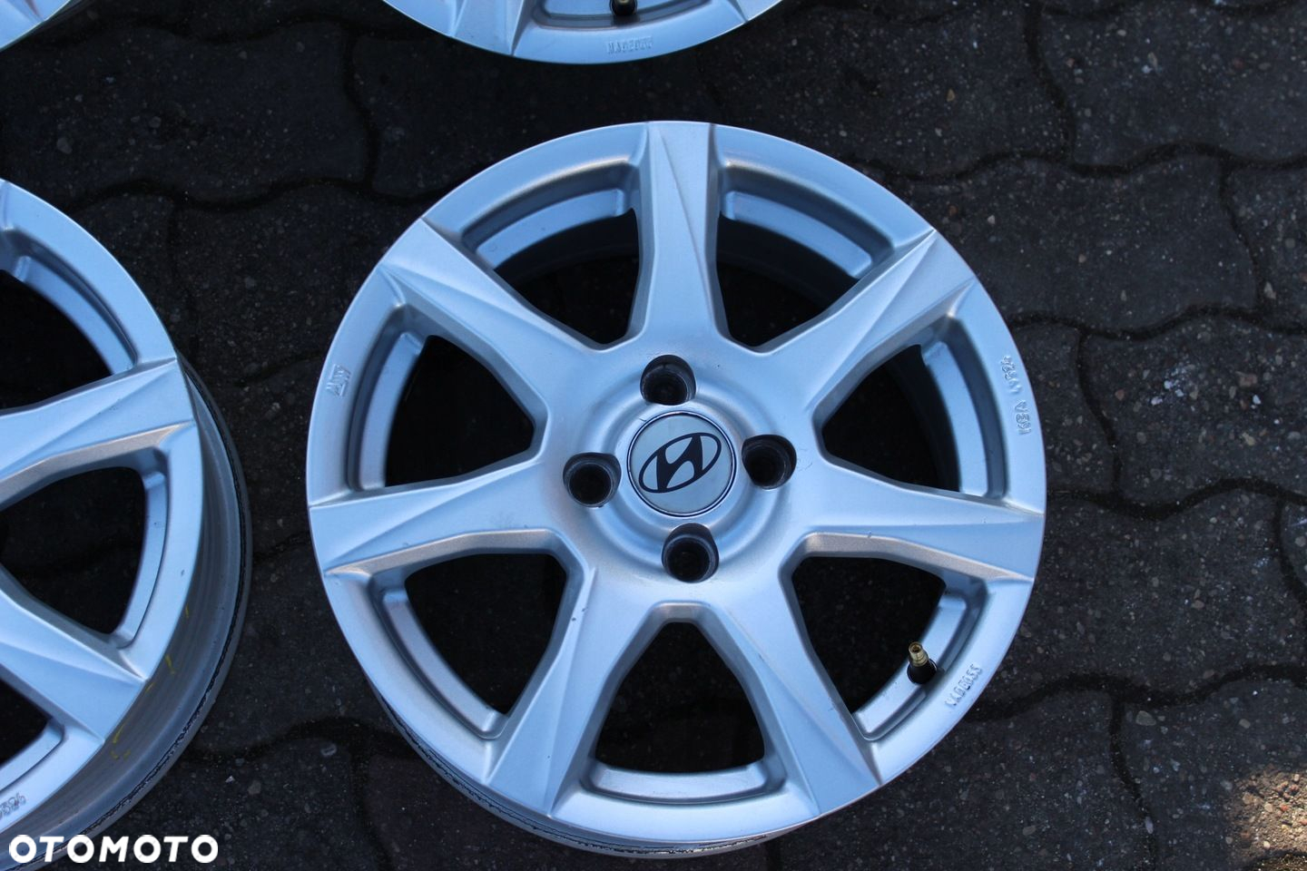 OZ HYUNDAI i10 15cali 4x100 ET47 6J TPMS - 4