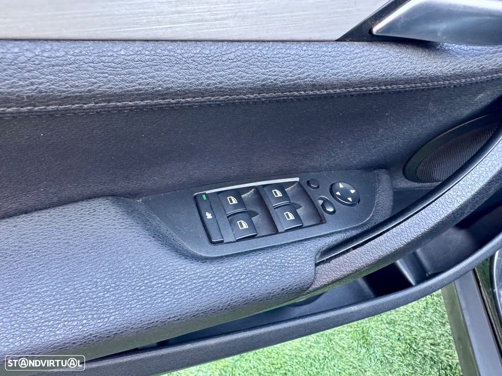 BMW X1 sDrive20d - 11