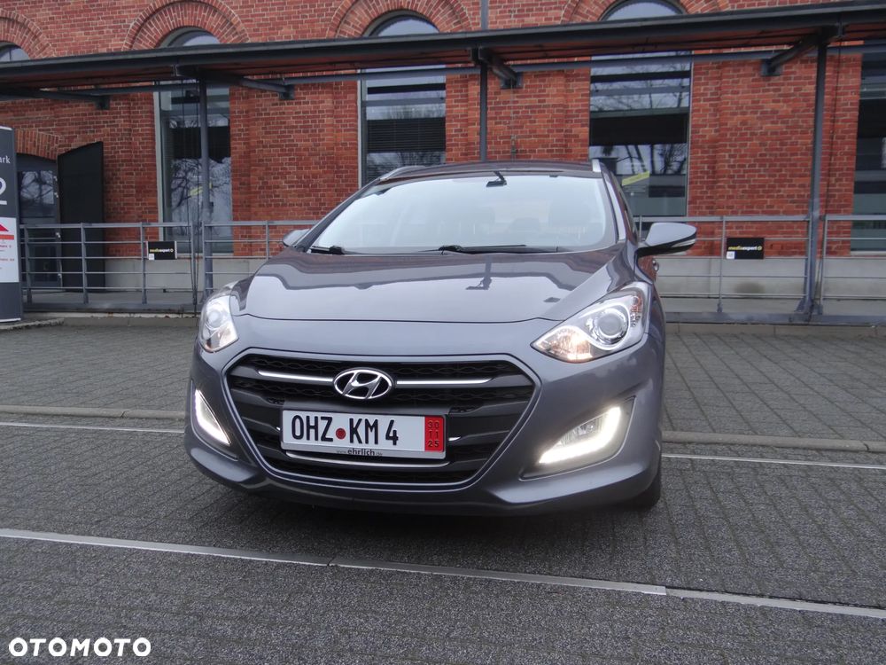 Hyundai i30 blue Kombi 1.6 CRDi Classic Navigation - 19