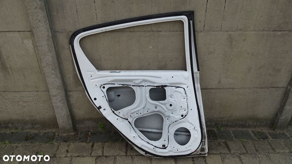 hyundai i20 i h/b - drzwi tylne lewe - 4