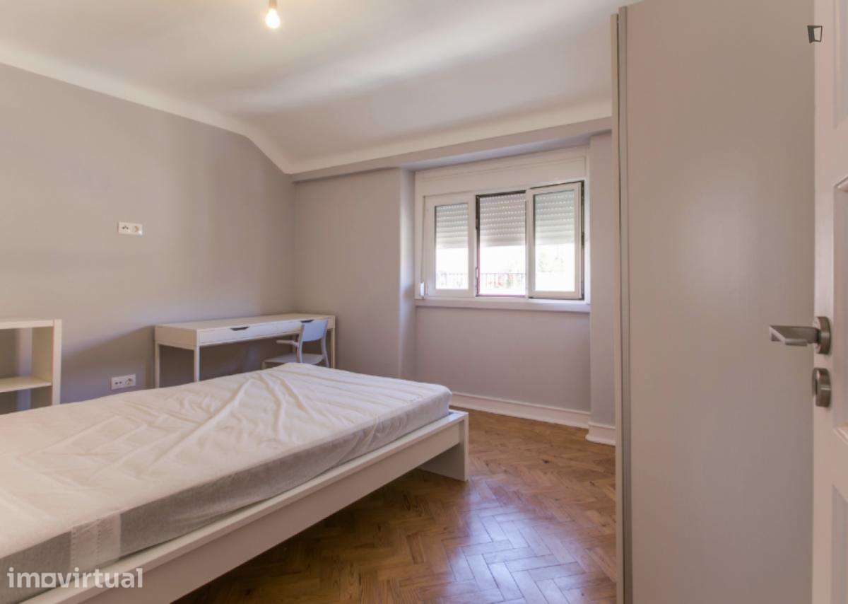 Quarto - localizado em Entrecampos Lisbon - Grande imagem: 3/10
