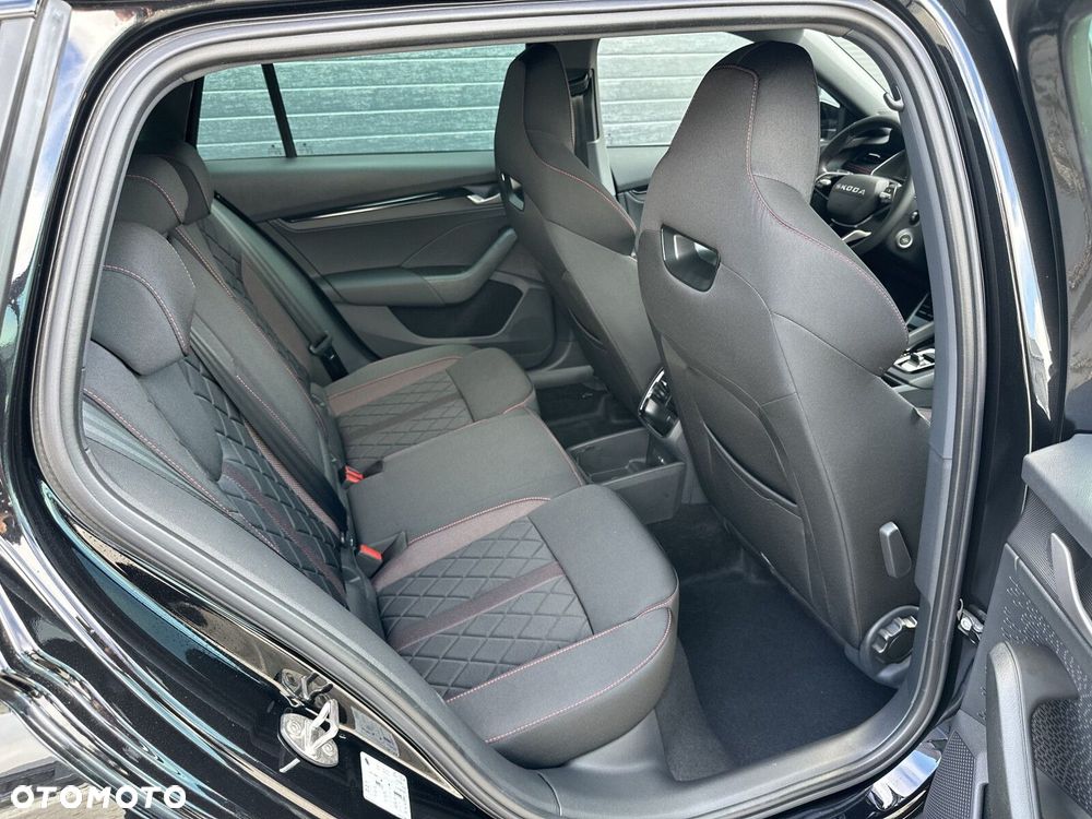 Skoda Octavia 2.0 TSI RS DSG - 32