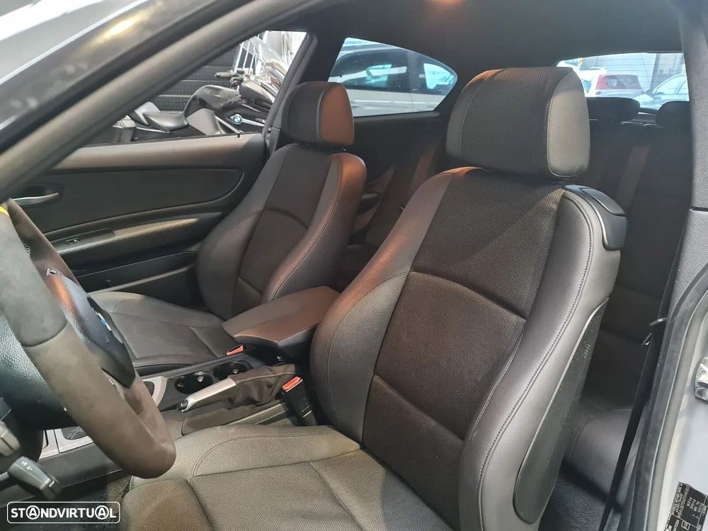 BMW 118 d Pack M - 12