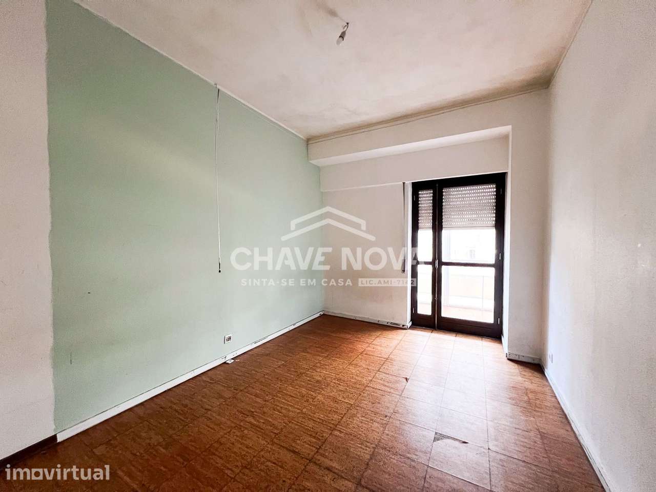 T2 c/ Varanda em Santa Marinha (Devesas) - Grande imagem: 3/16