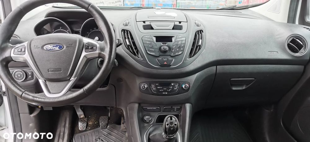 Ford Tourneo Courier 1.5 TDCi Titanium - 34