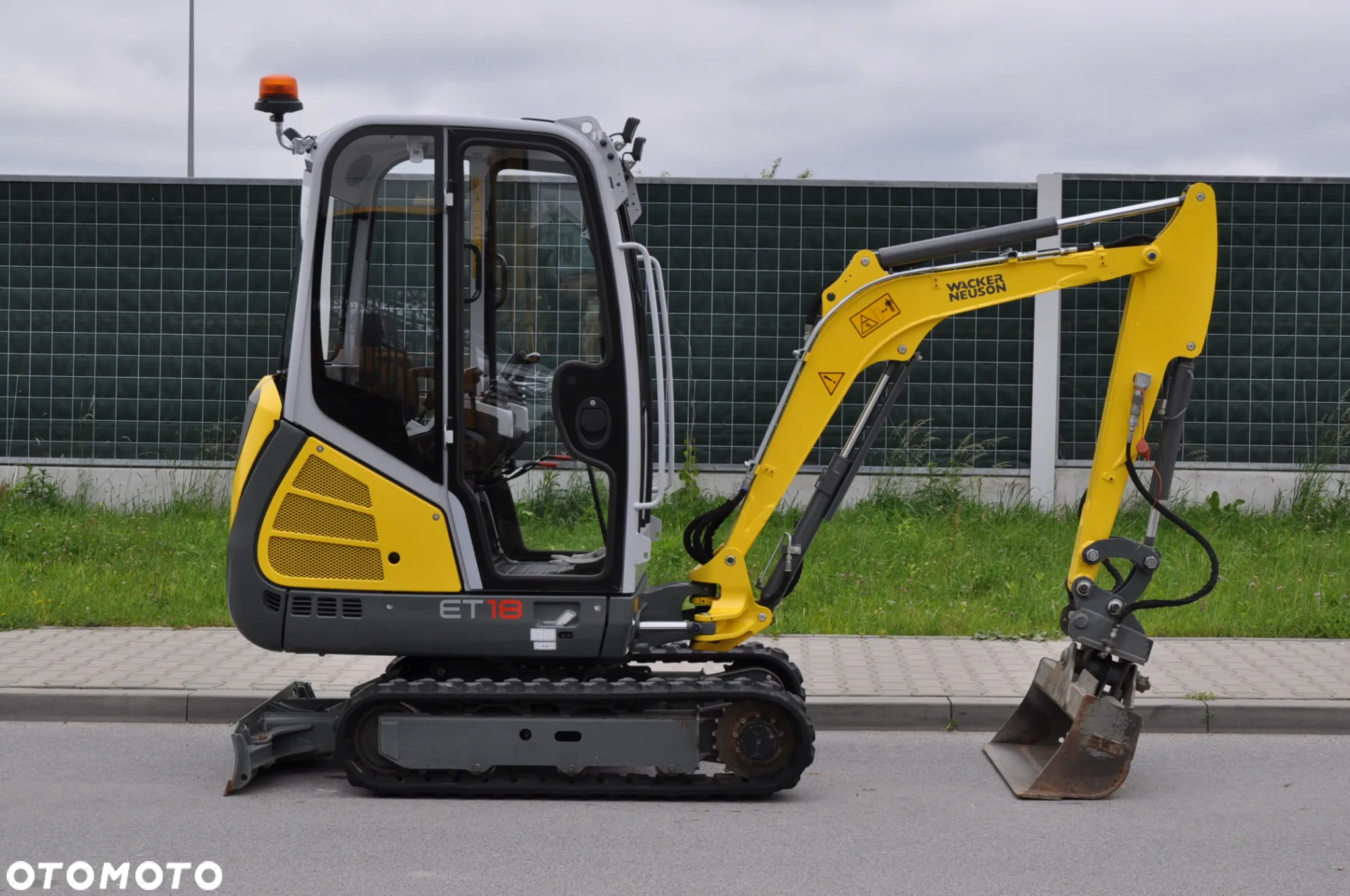 Wacker Neuson ET18 MAŁO MTG JAK NOWA!!! ŁYŻKA SKARPOWA HYDRAULICZNA WYJŚCIA HYDRAULICZNE - 12