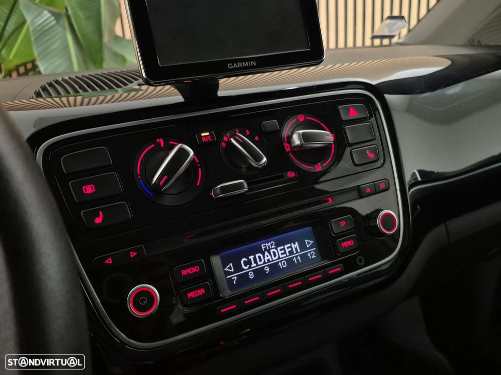 VW Up! 1.0 BMT Move Auto - 11