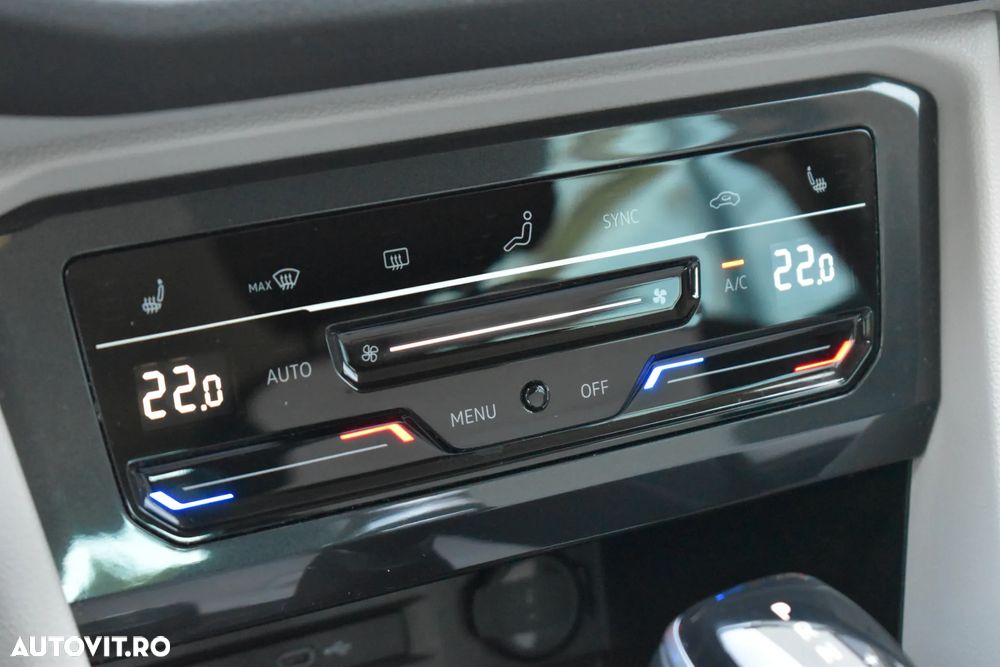 Volkswagen Tiguan 2.0 TDI SCR 4MOTION DSG Elegance - 30