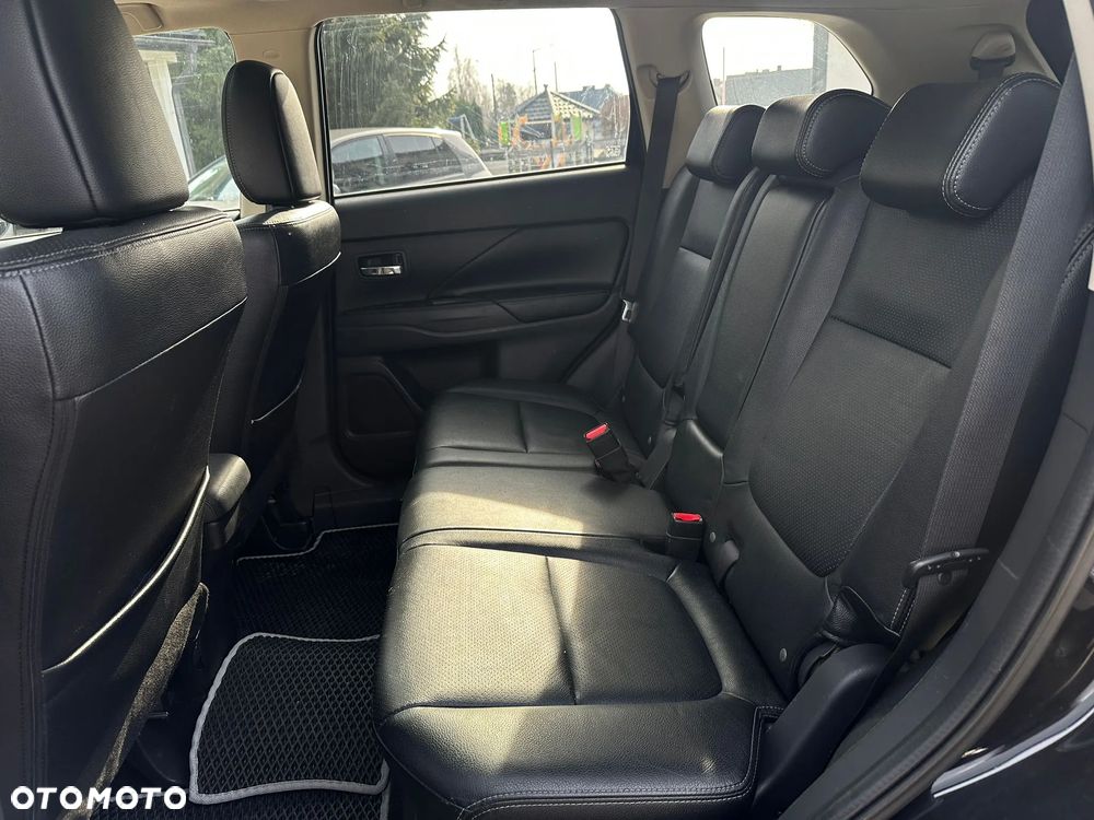 Mitsubishi Outlander - 19