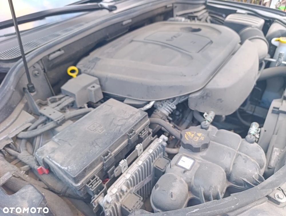 Jeep Grand Cherokee - 35