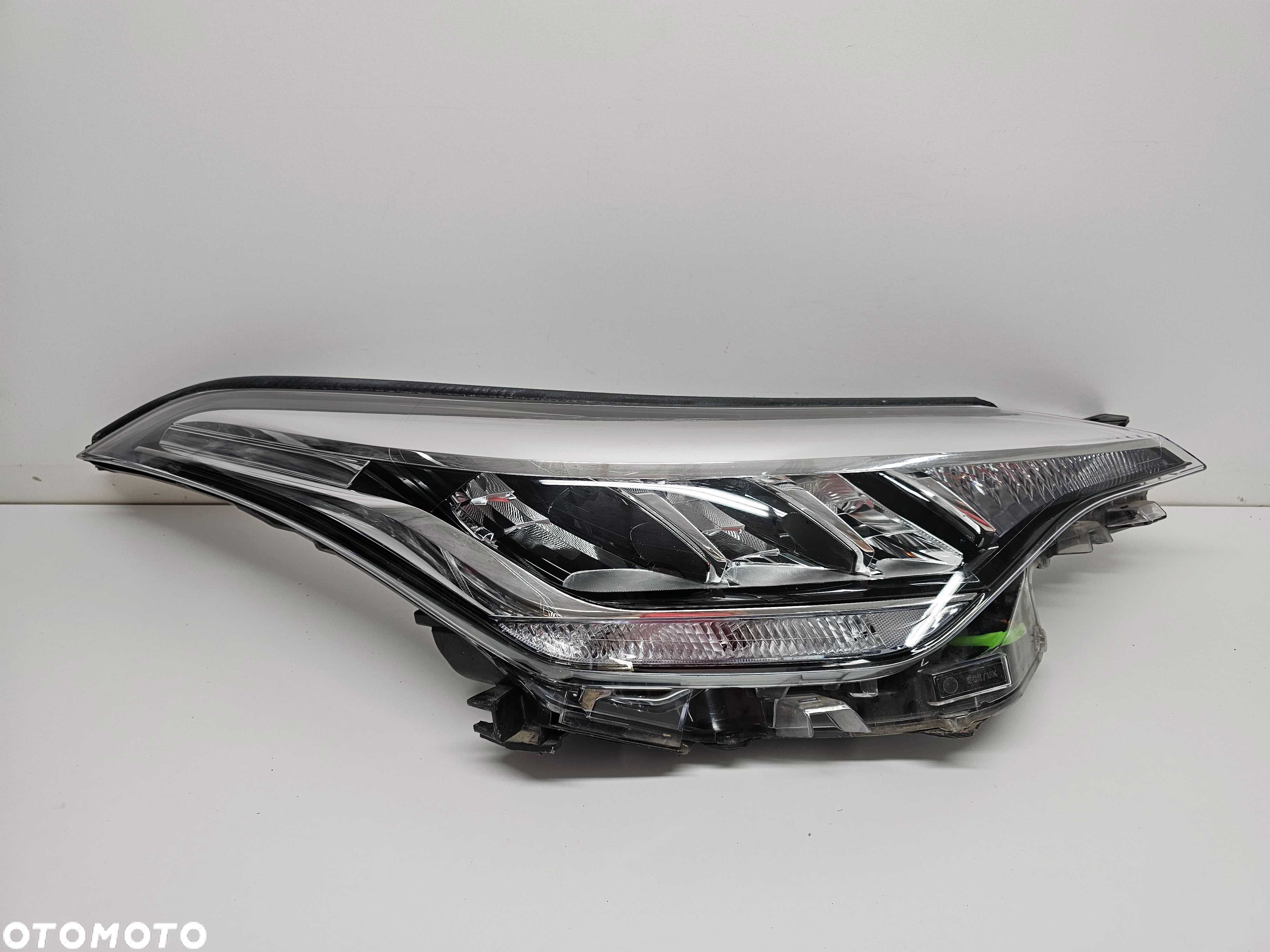 TOYOTA CHR CH-R LIFT 19-  lampa prawa przednia przód full led - 1