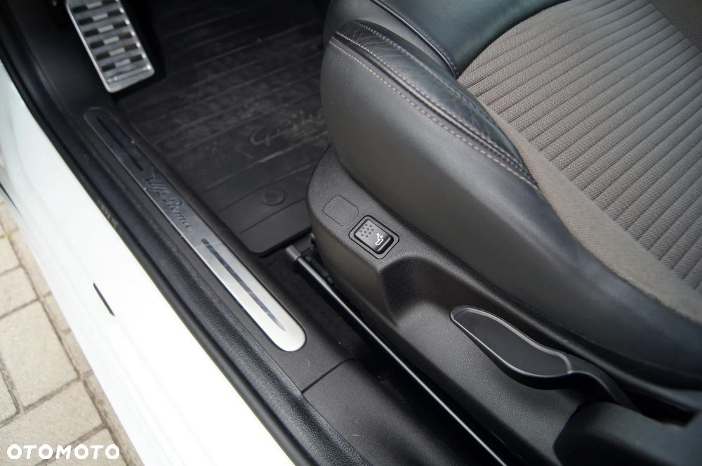 Alfa Romeo Giulietta 1.4 TB MultiAir Exclusive TCT - 19