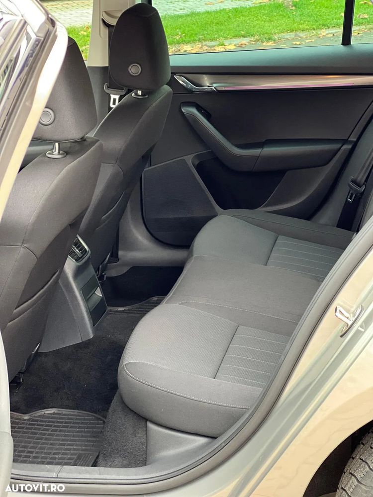 Skoda Octavia 1.5 TSI ACT DSG Clever - 16