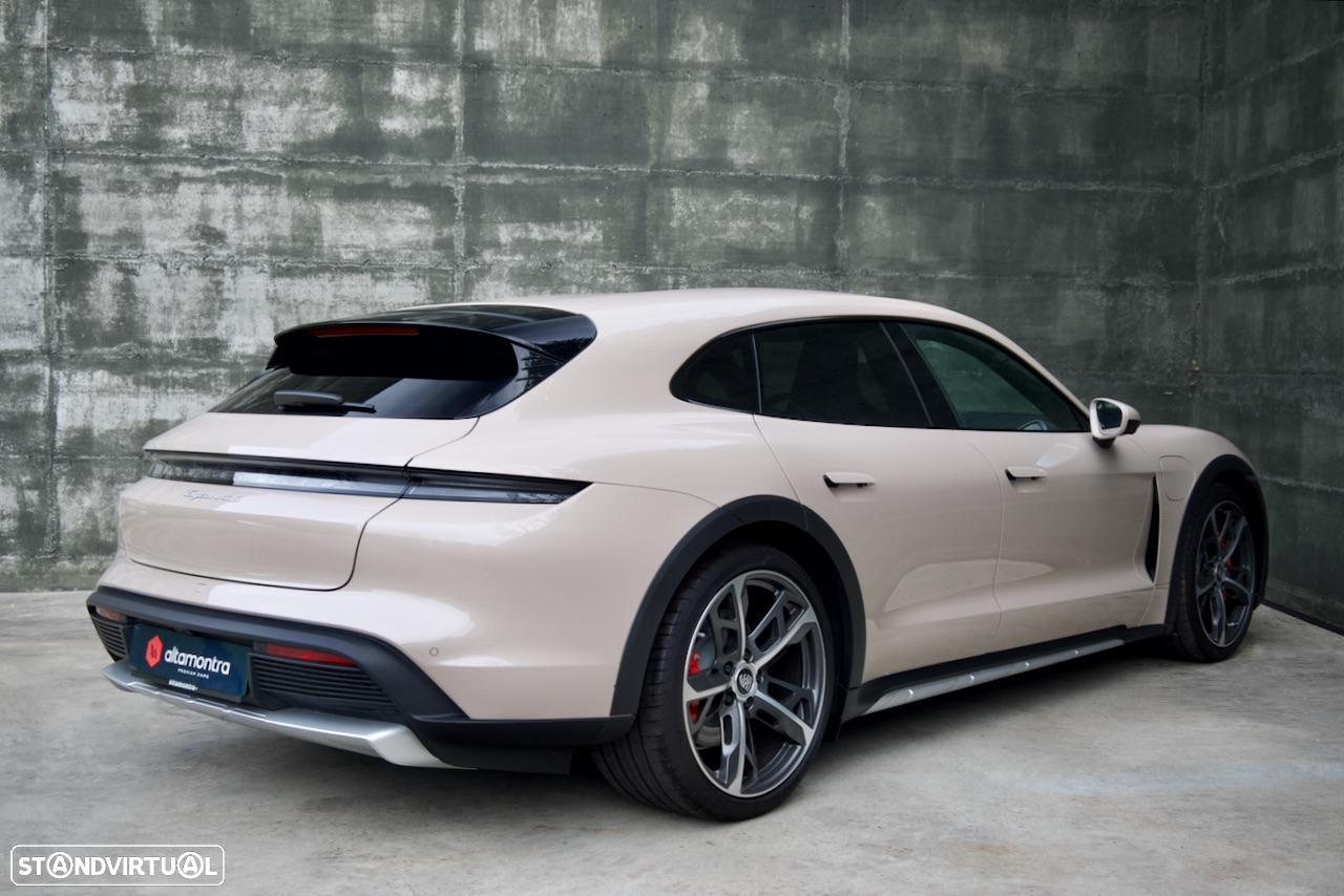 Porsche Taycan Cross Turismo 4S - 10