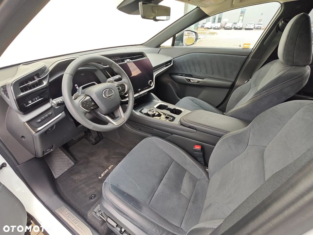 Lexus RZ 450e Omotenashi DIRECT4 - 3