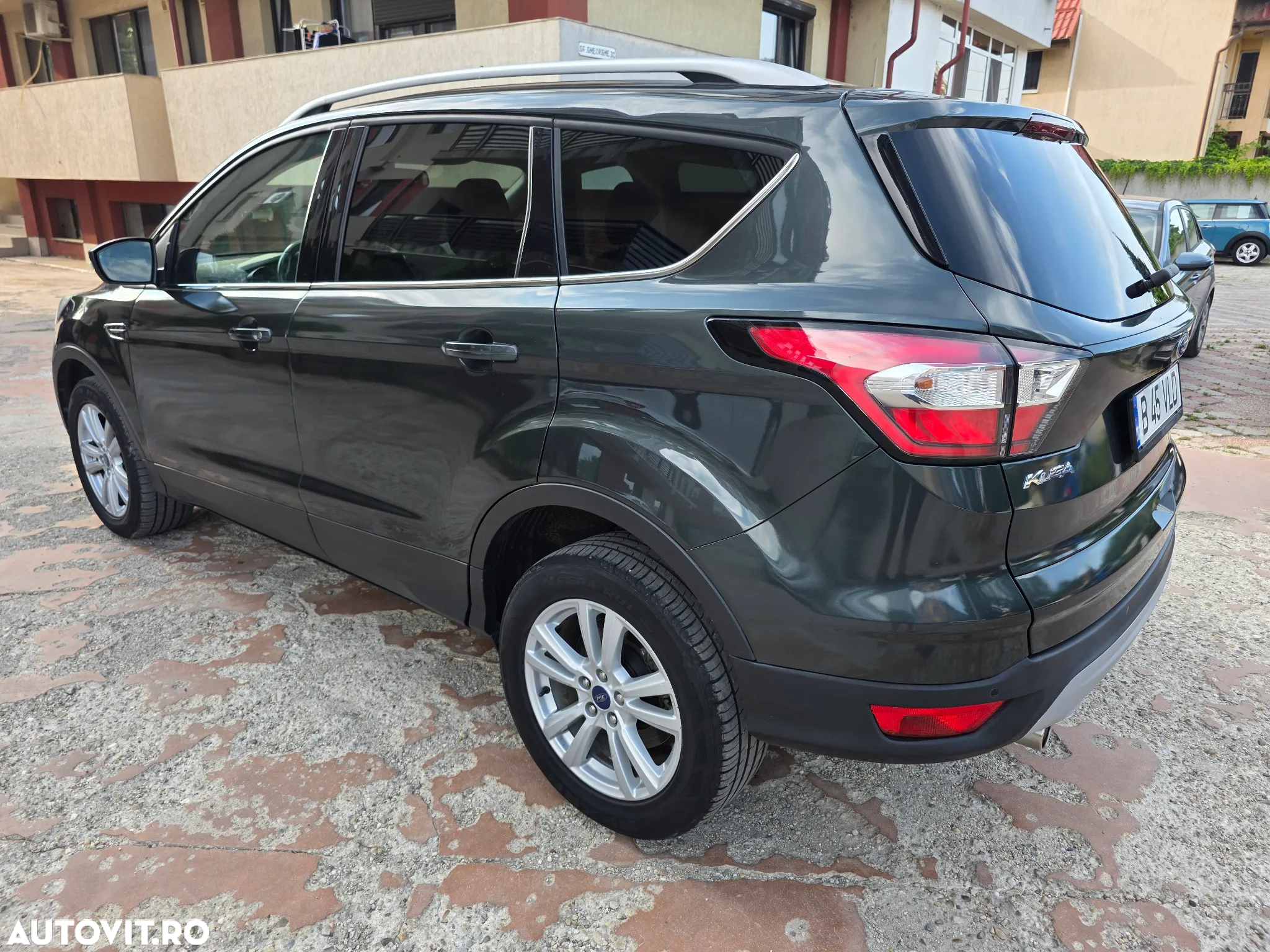 Ford Kuga 1.5 TDCi 2WD Trend - 2