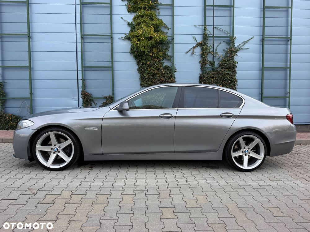 BMW Seria 5 523i - 13