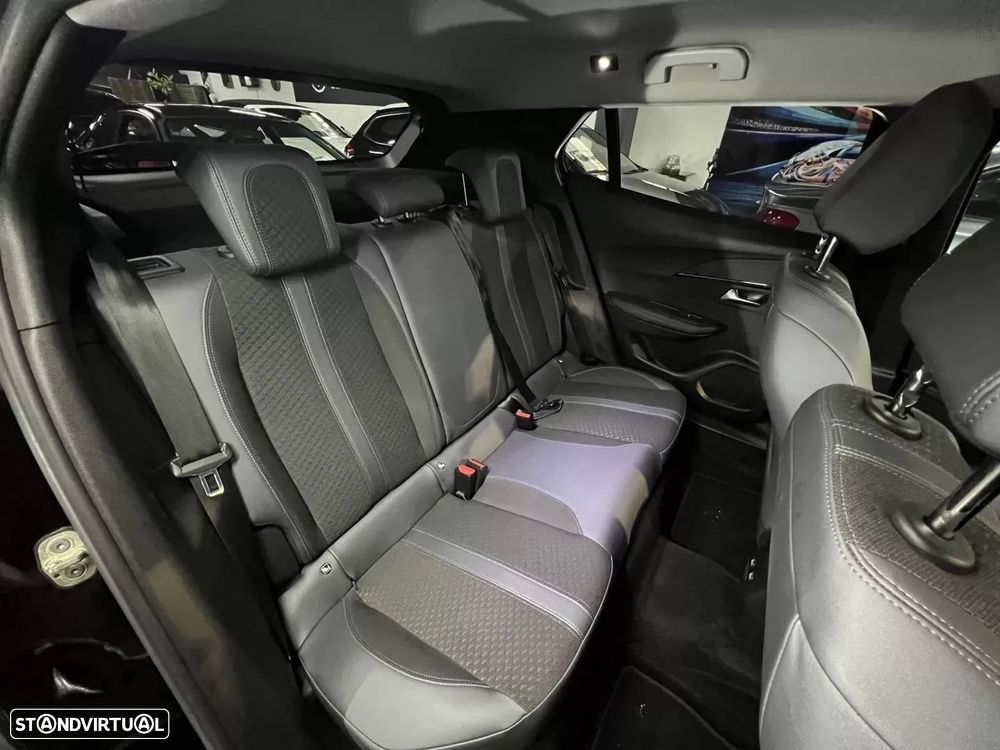 Peugeot e-2008 50 kWh Allure - 8