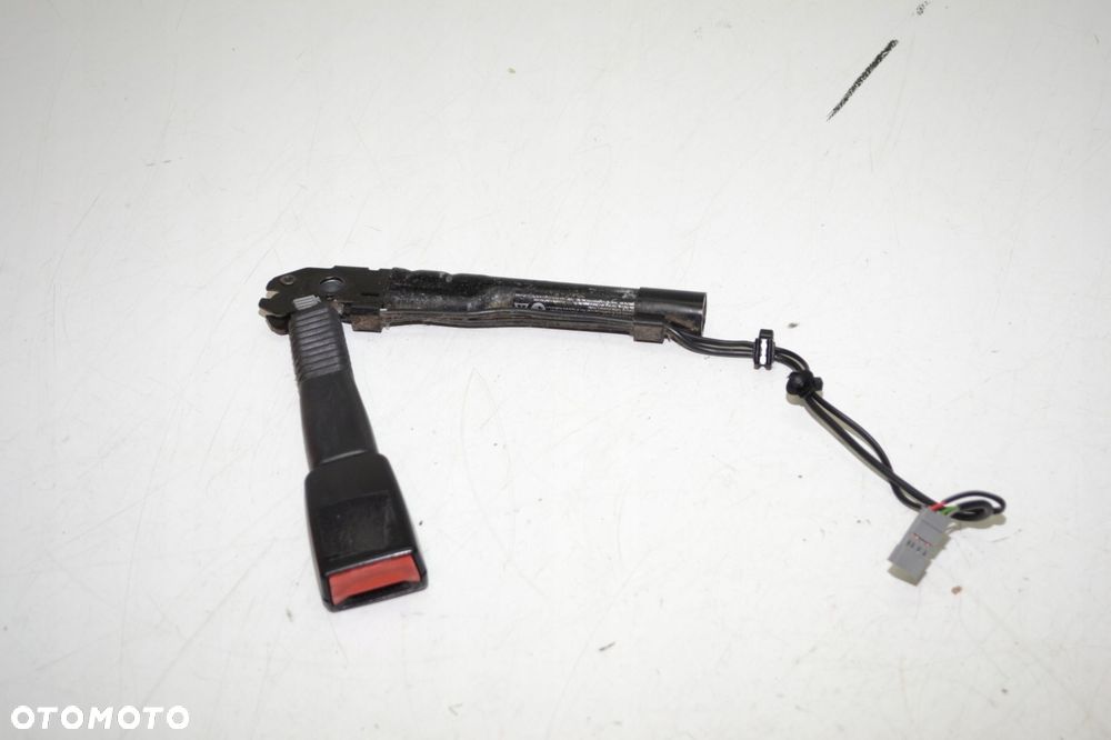 BMW E90 E91 NAPINACZ PASA PRAWY PRZÓD 7126296 - 1