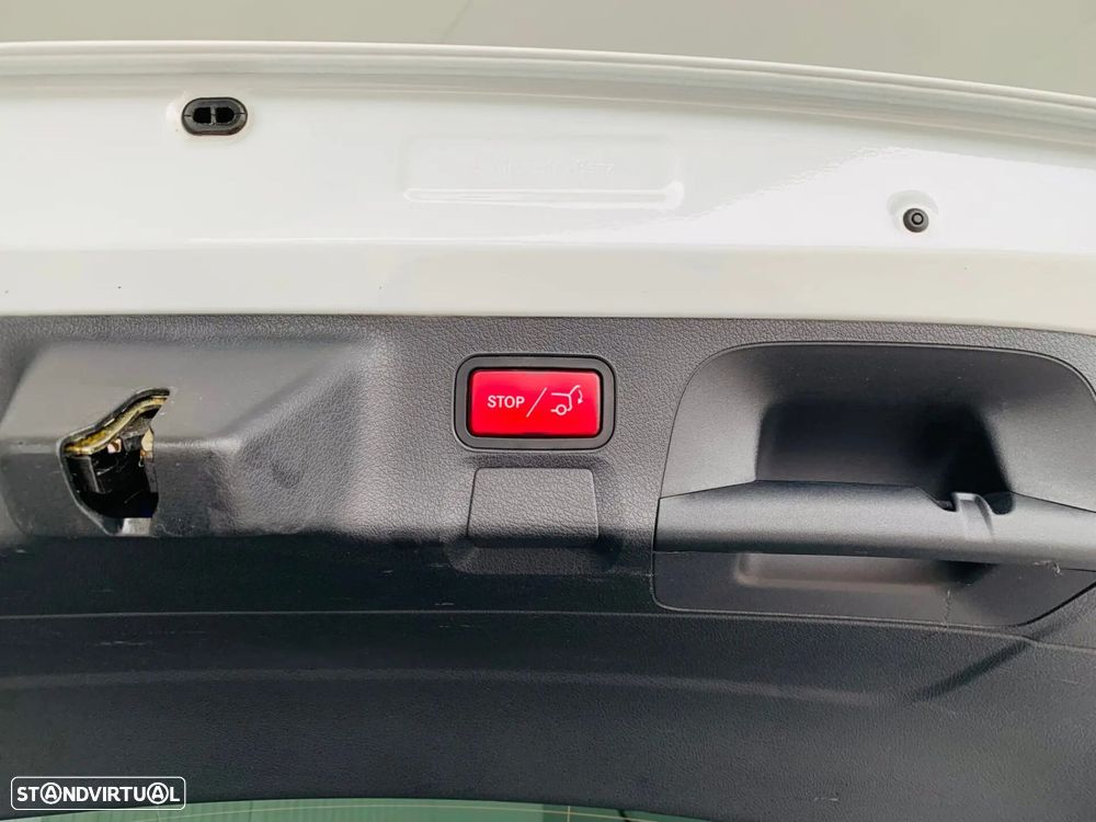 Mercedes-Benz CLA 180 d Progressive - 41