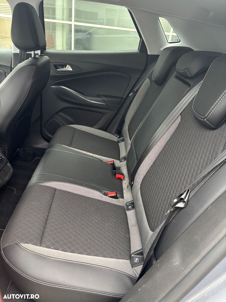 Opel Grandland X 1.2 Turbo START/STOP Business Edition - 11