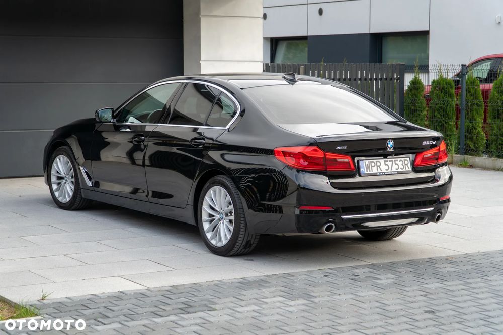 BMW Seria 5 520d Luxury Line - 12