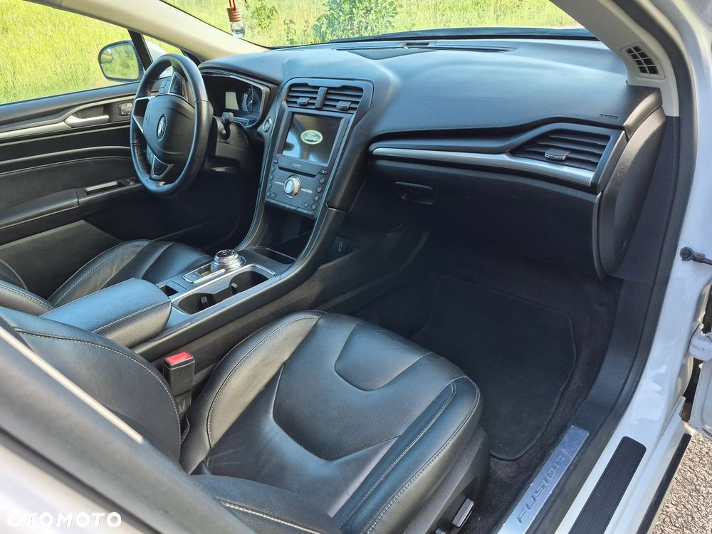 Ford Fusion - 7
