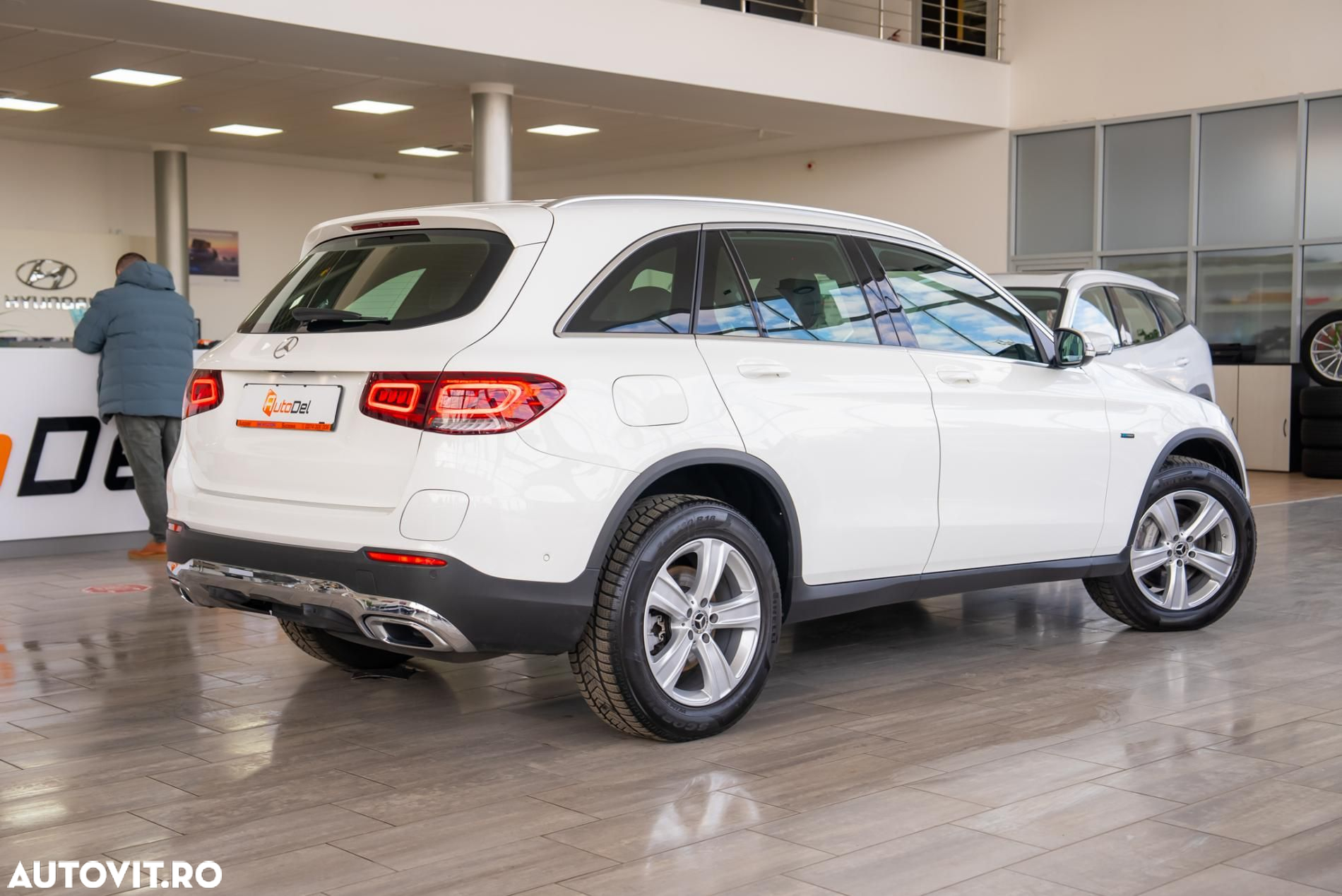 Mercedes-Benz GLC 300 de 4Matic 9G-TRONIC - 4