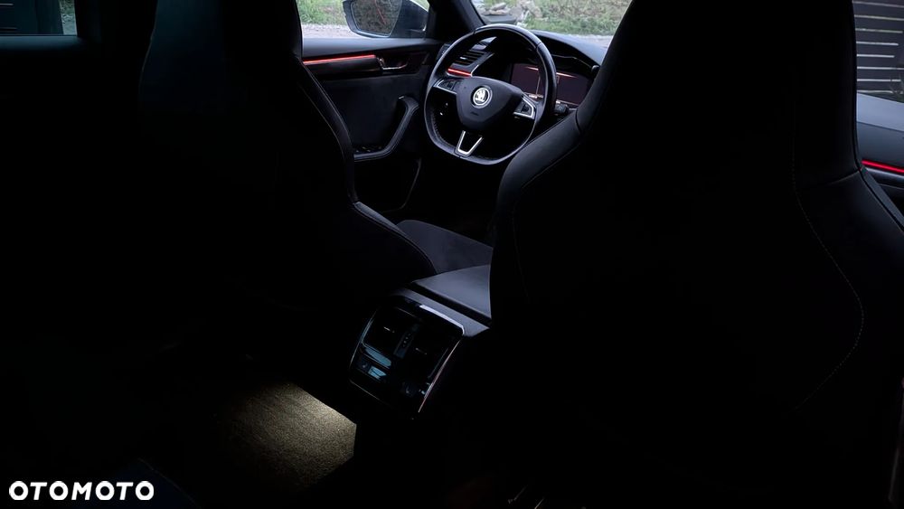 Skoda Superb 2.0 TSI DSG Sportline - 6