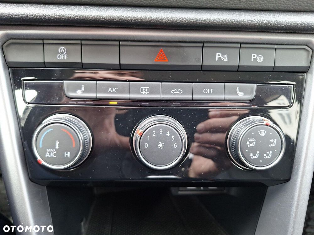 Volkswagen T-Roc 1.5 TSI Life DSG - 22