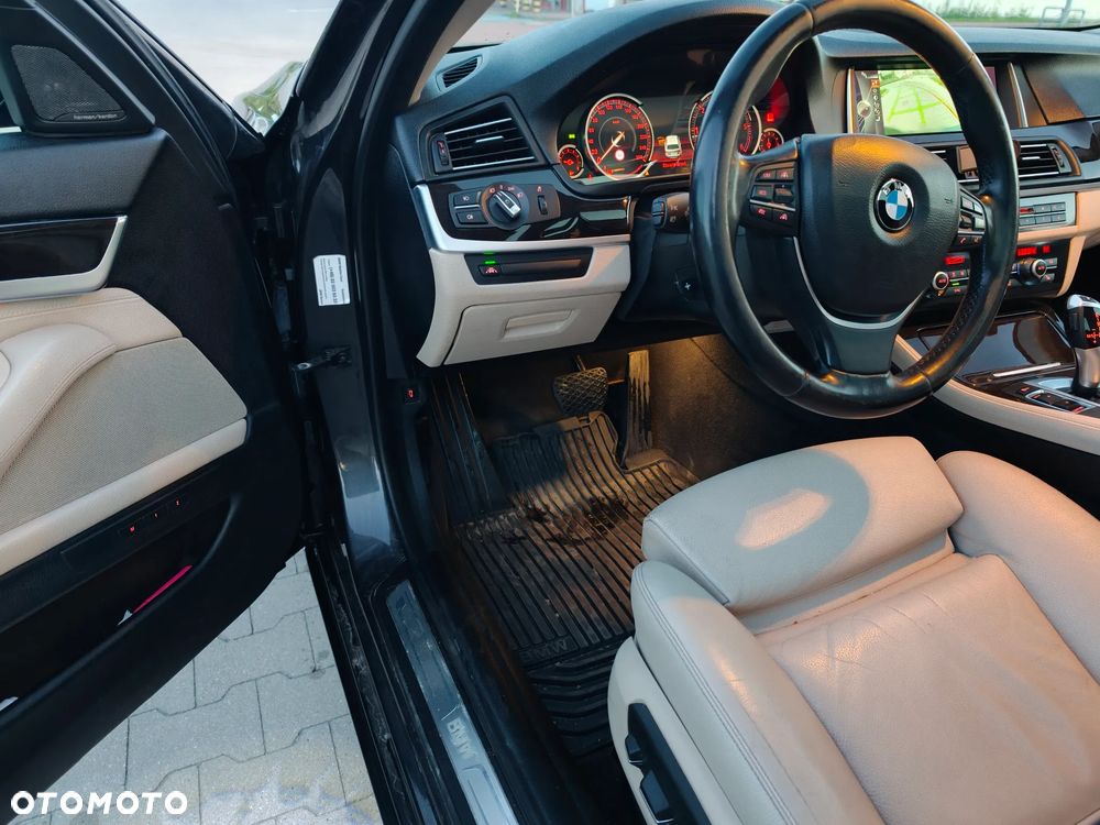 BMW Seria 5 525d xDrive Luxury Line - 11