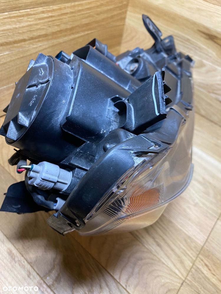 Mitsubishi ASX xenon lampa prawa EU - 10