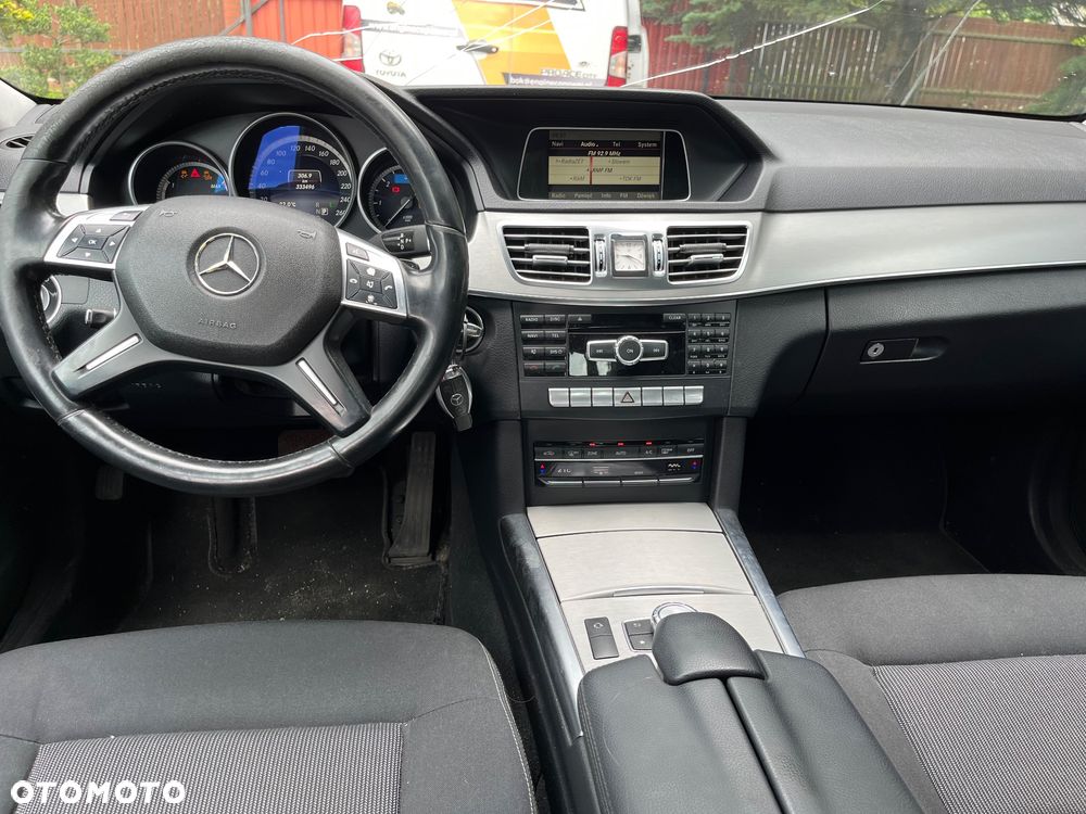 Mercedes-Benz Klasa E 300 BlueTEC HYBRID 7G-TRONIC Elegance - 16