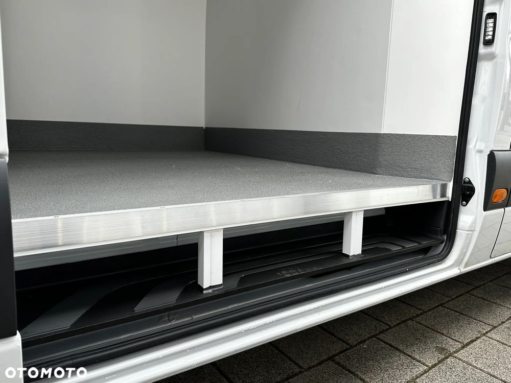 Mercedes-Benz Sprinter - 27