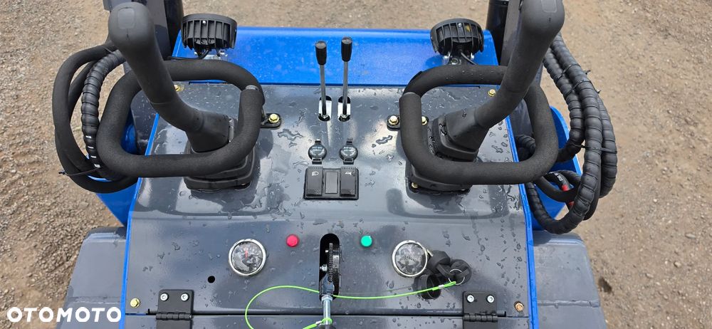 Mini ładowarka gąsienicowa WTS 1300 KUBOTA Bobcat Avant koparka łańcuchowa - 6