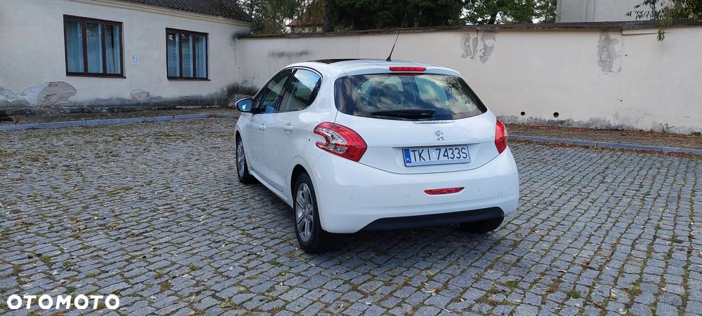 Peugeot 208 - 22