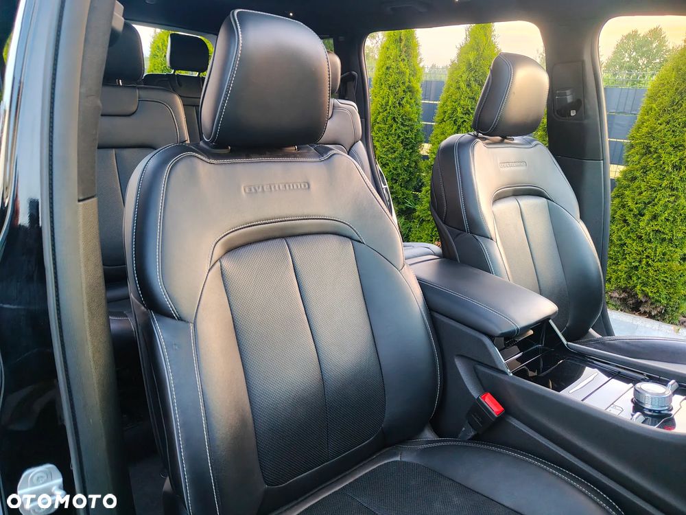Jeep Grand Cherokee - 32