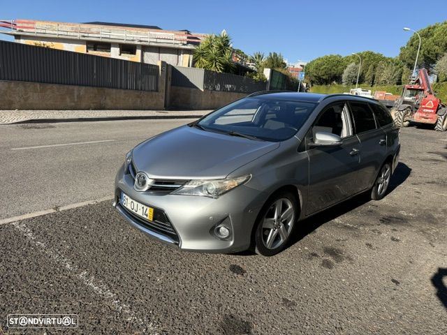 Toyota Auris Touring Sports 1.4 D-4D Exclusive+Skyview - 3