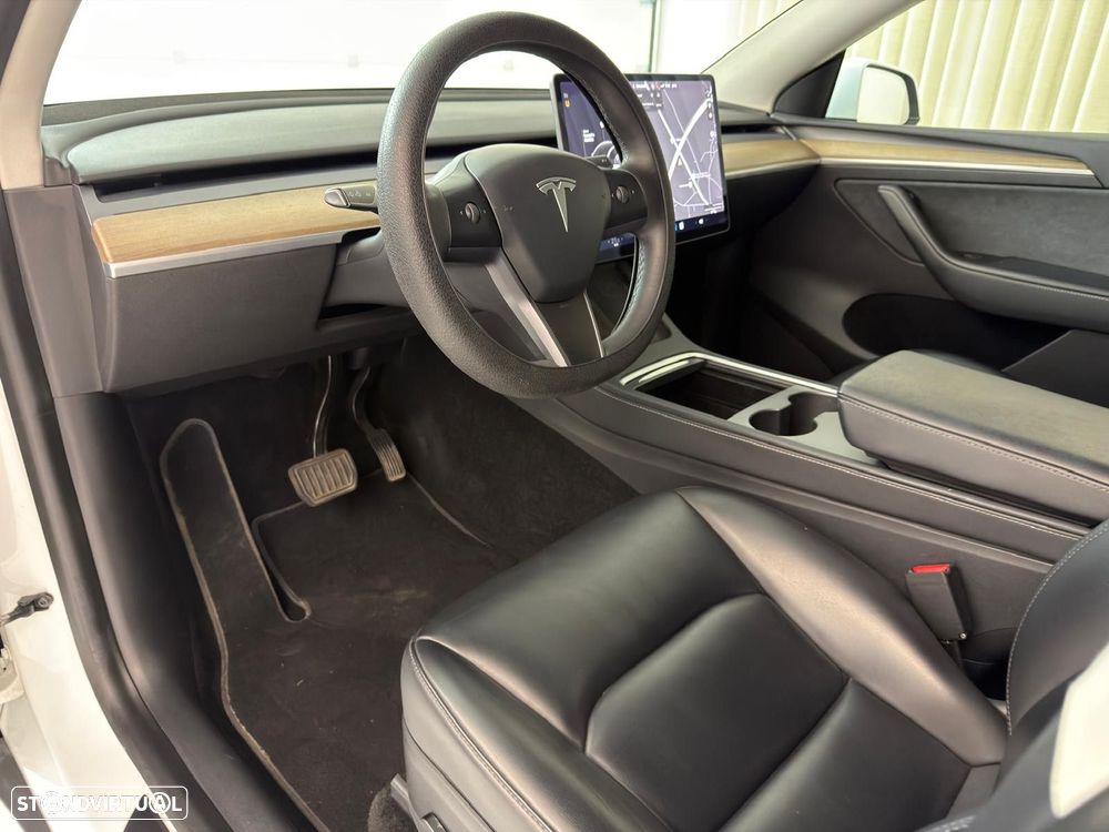 Tesla Model Y Long Range Dual Motor AWD - 10