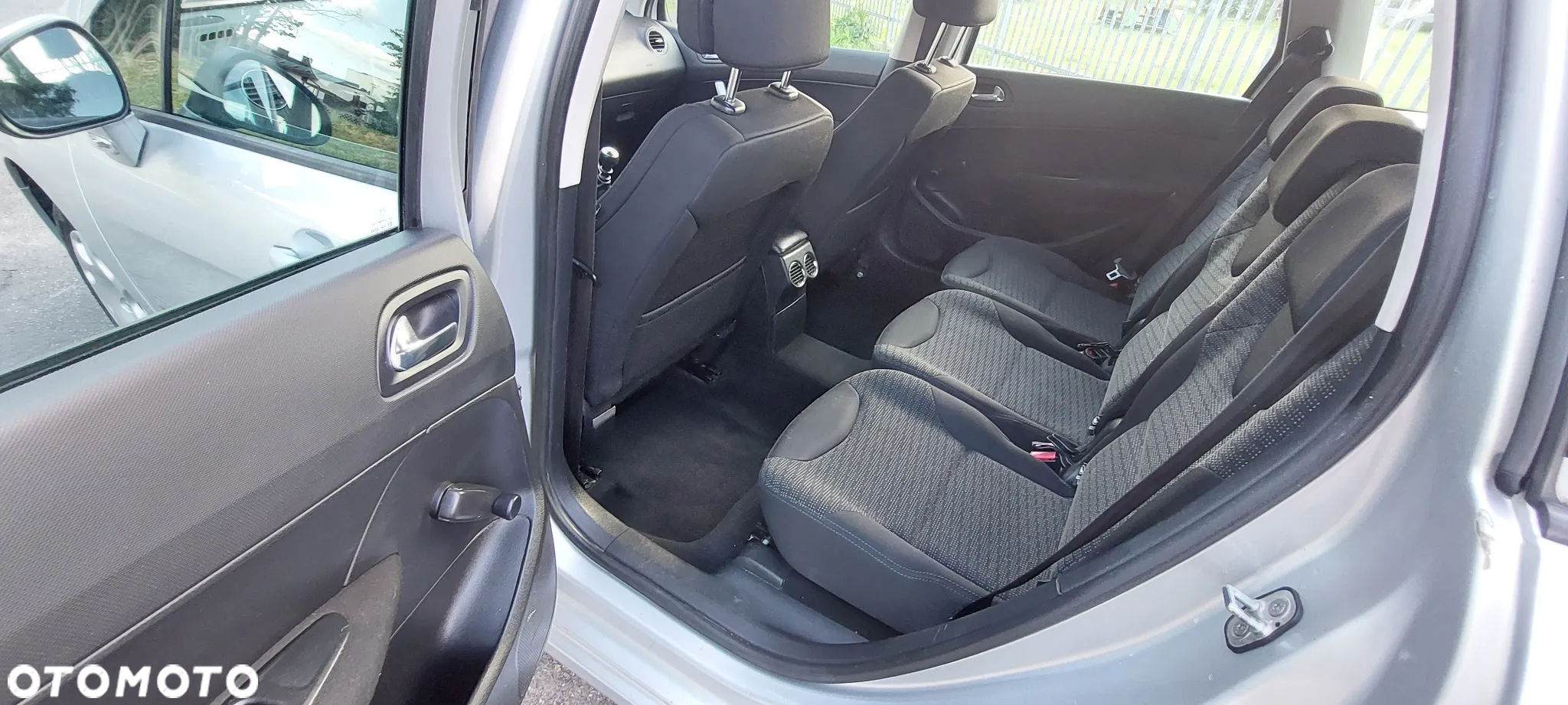 Peugeot 308 HDi FAP 110 NAVTEQ ON BOARD - 8