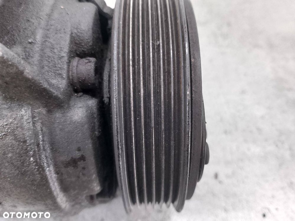 POMPA, SPRĘŻARKA KLIMATYZACJI VOLVO XC90 ( 02-14 ) 8708581 2.9 T6 24V - 6