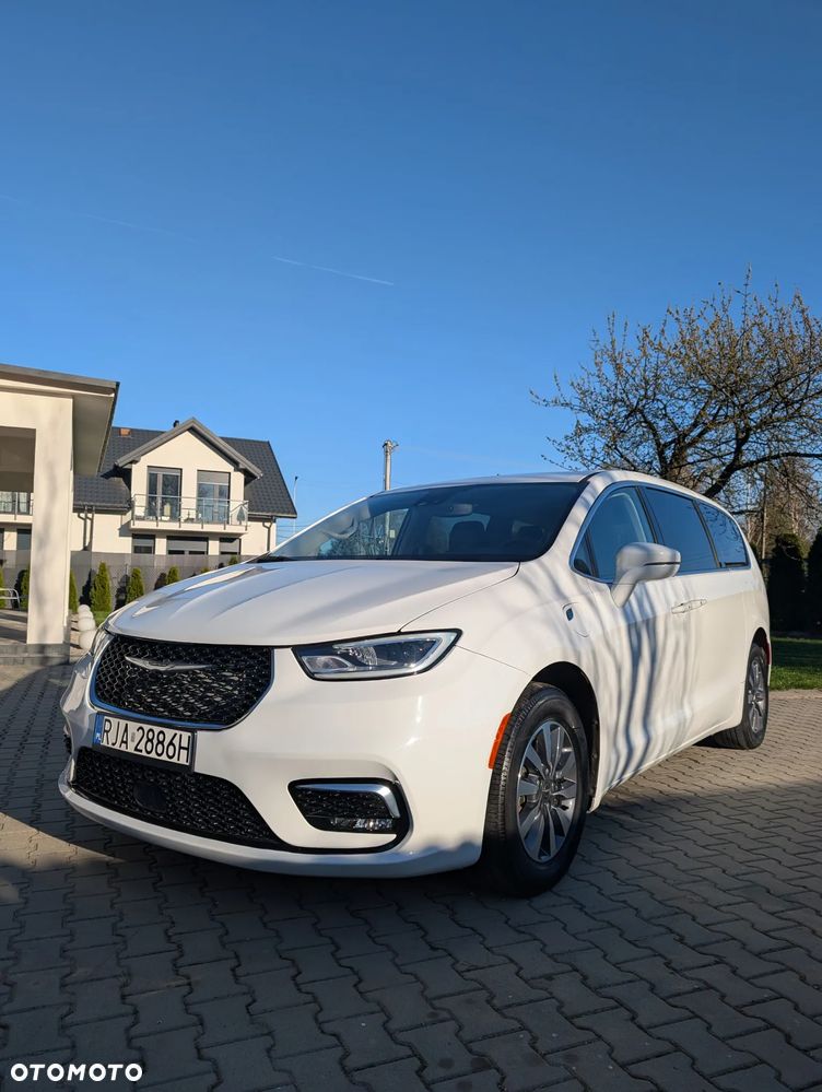 Chrysler Pacifica - 5