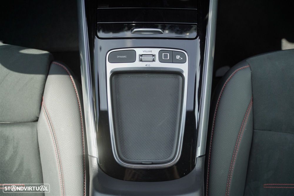 Mercedes-Benz GLA 250 e AMG Line - 28