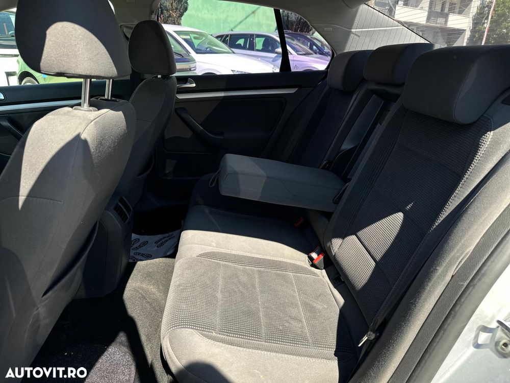 Volkswagen Jetta 1.9 TDI Comfortline - 29