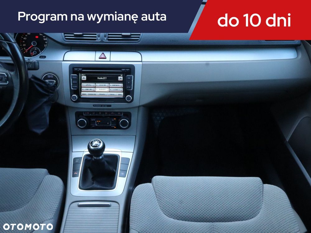 Volkswagen Passat - 10