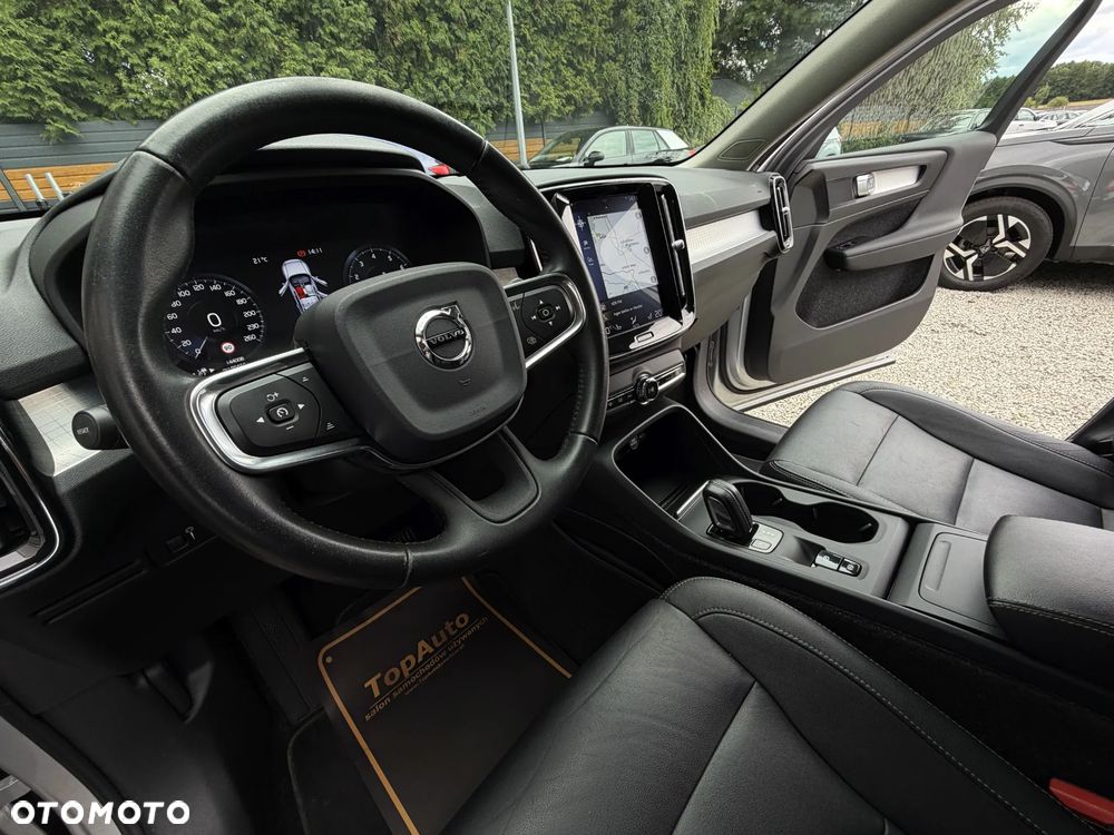 Volvo XC 40 T4 Geartronic Momentum Pro - 19