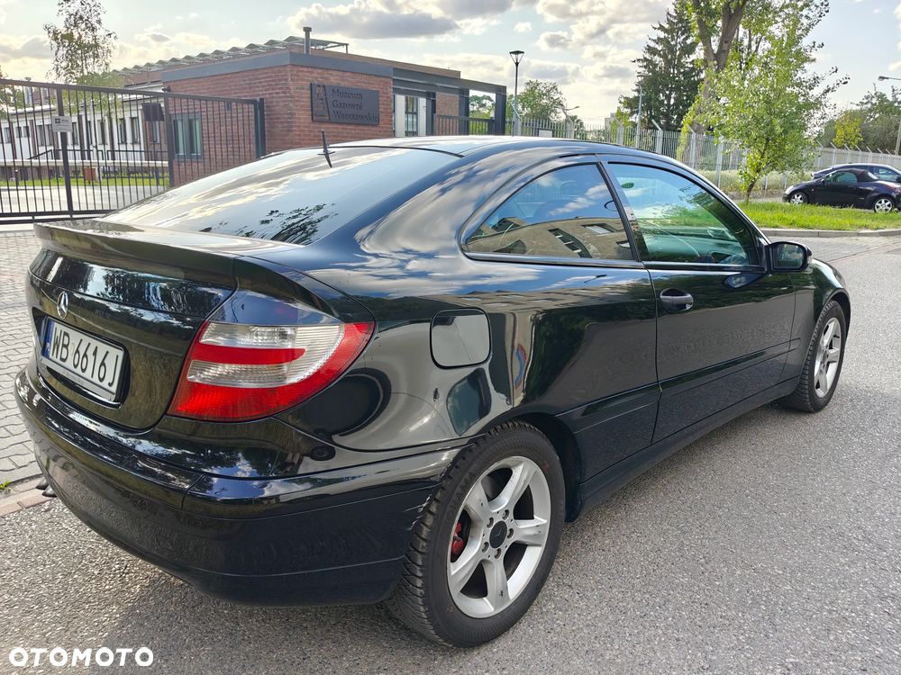 Mercedes-Benz Klasa C 200 CDI Automatik DPF Sport Edition - 3