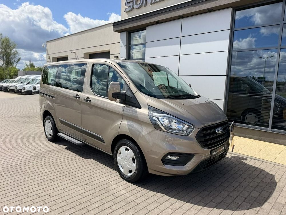 Ford Tourneo Custom - 2